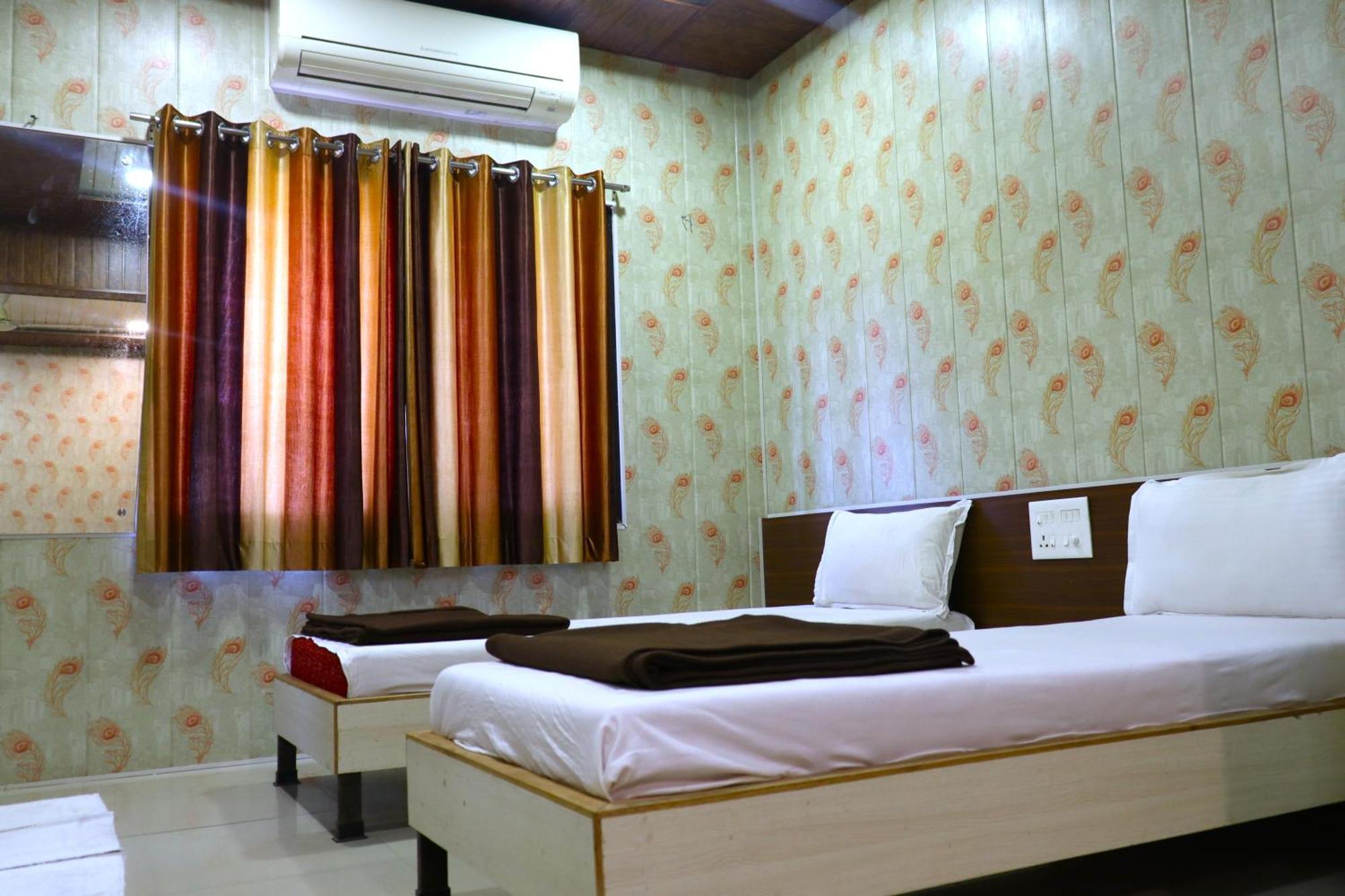 Hotel Midtown Inn Nashik Exterior foto